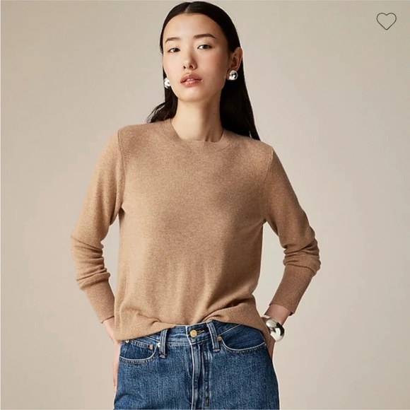 J. Crew Sweaters - J. CREW Classic Fit Cashmere Sweater in Heather Camel Size S